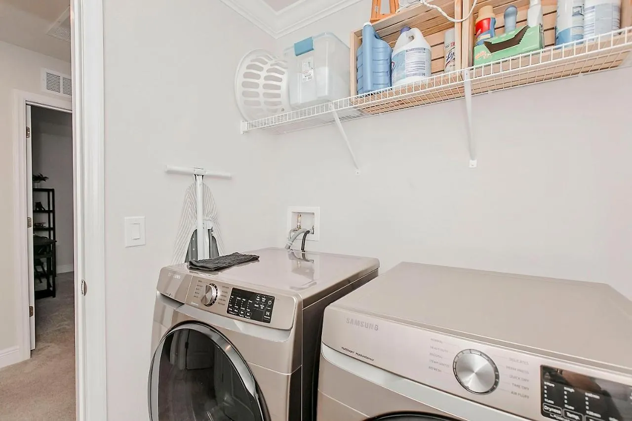 Holiday home Spacious 4 Bed Home Near Orlando Gated Pool Access Sanford